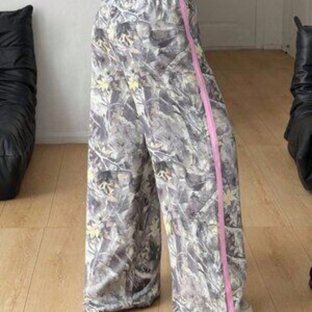 Multicolor Casual Women's Y2k Music Festival Camo Sweatpants - Picture 2 of 5